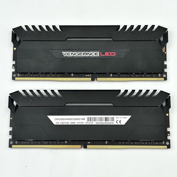 Corsair Vengeance LED DDR4 RAM 32GB (2x16GB) - Picture 1 of 6